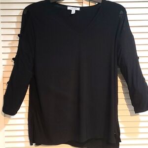 Nine West Top cut out Qtr sleeves V Neckline e EUC Black